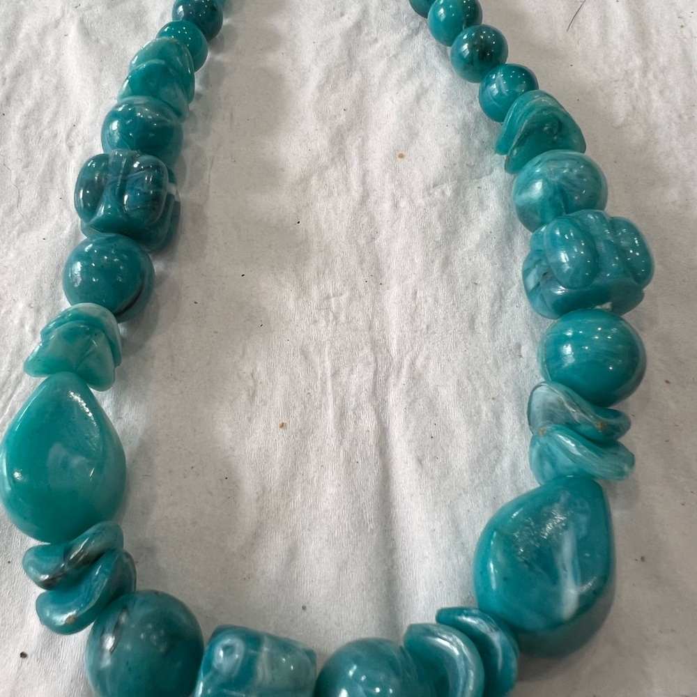 Vintage Faux Blue Turquoise Beaded Necklace 16” - Picture 2 of 3